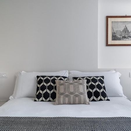 Design Apartment With Balcony On The Grand Canal R&R Venedik Dış mekan fotoğraf