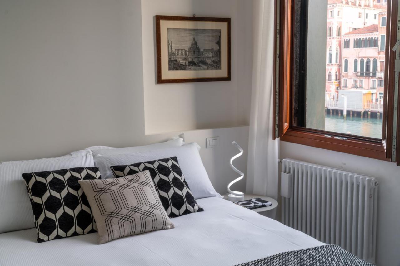Design Apartment With Balcony On The Grand Canal R&R Venedik Dış mekan fotoğraf